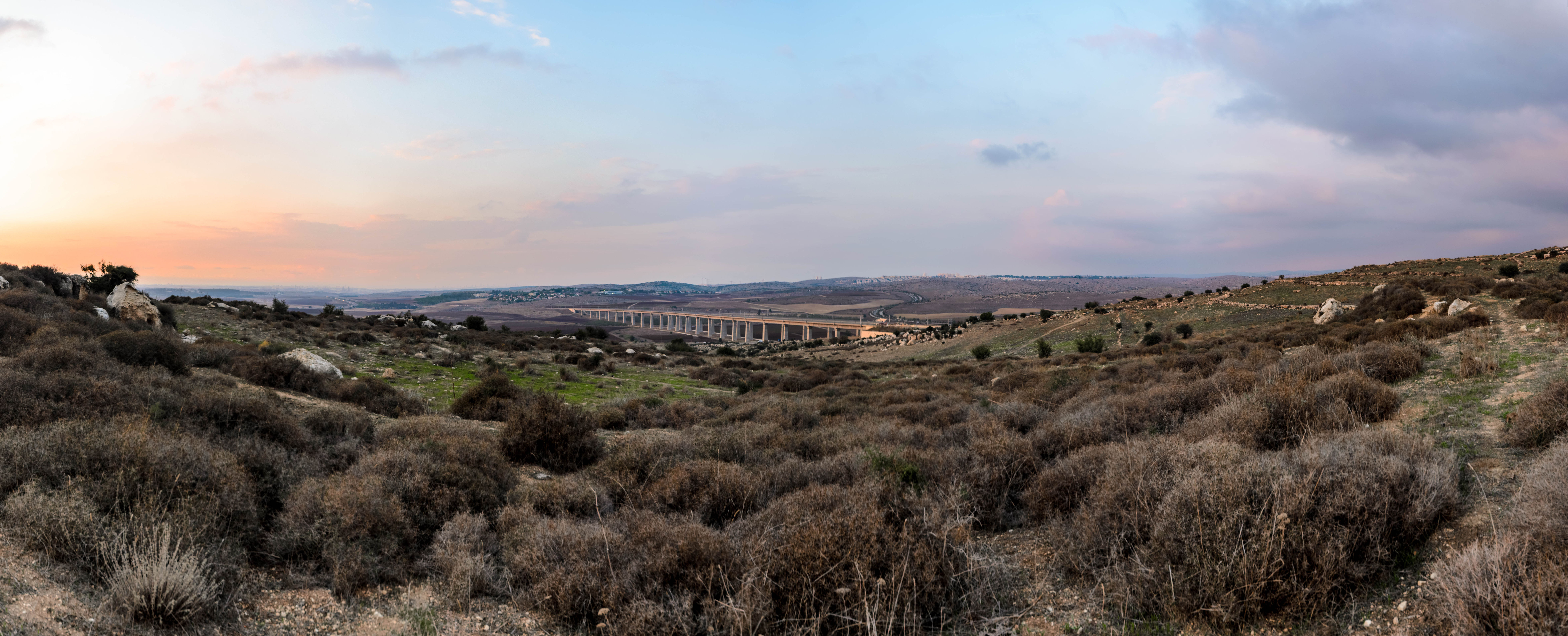 גשר הרכבת בעמק איילון