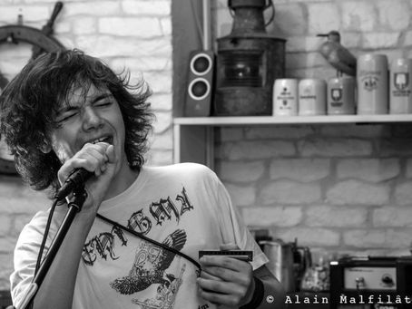 Antoine Z chante