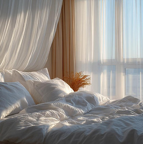 Chambre paisible baignée par la lumière du matin, illustrant l'accompagnement des troubles du sommeil à Limours.