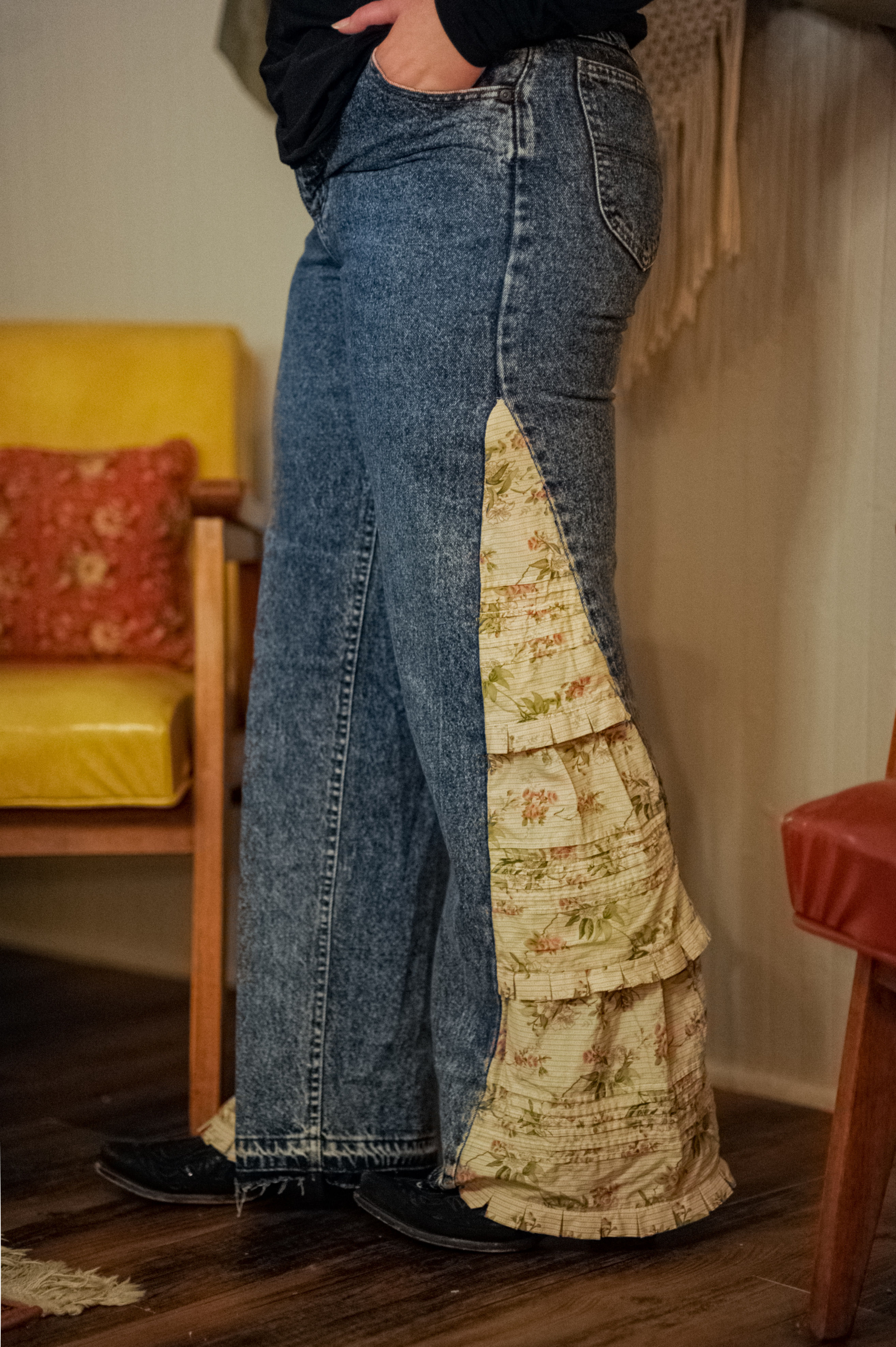 Side View, flares, denim, ruffles, tan, floral