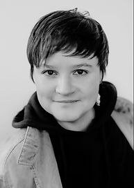 Modern Professional Minimalist Real Estate Business Card (3)_edited.jpg