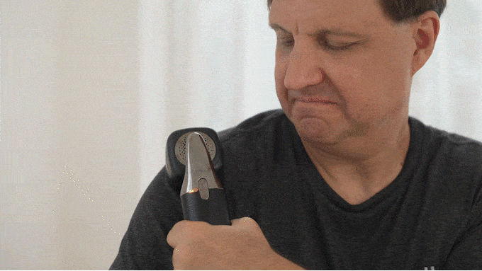 메포1_어깨에 제품 사용 (온열모드.gif.gif