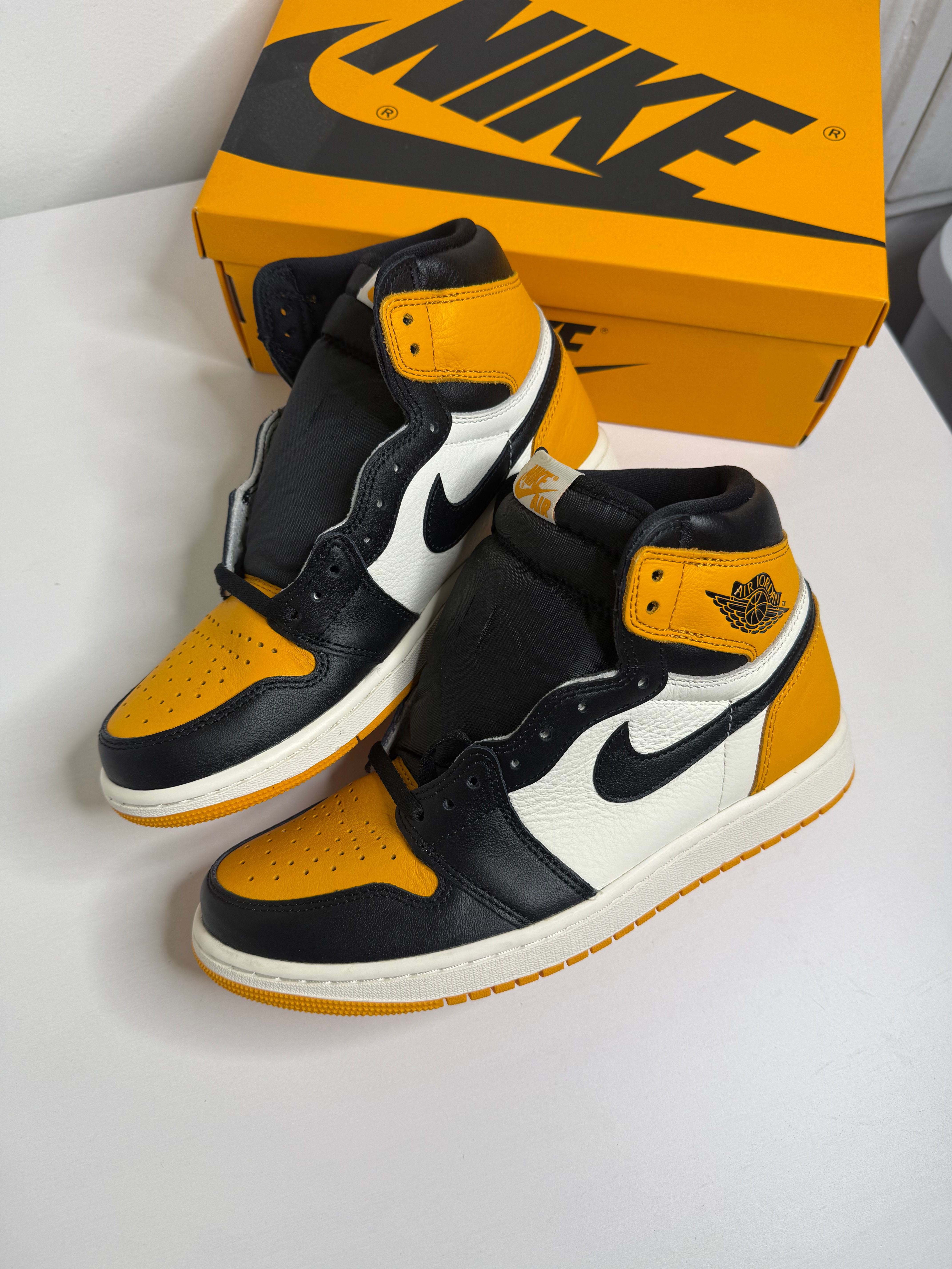 Air Jordan 1 High "Taxi" (9) *BRAND NEW*