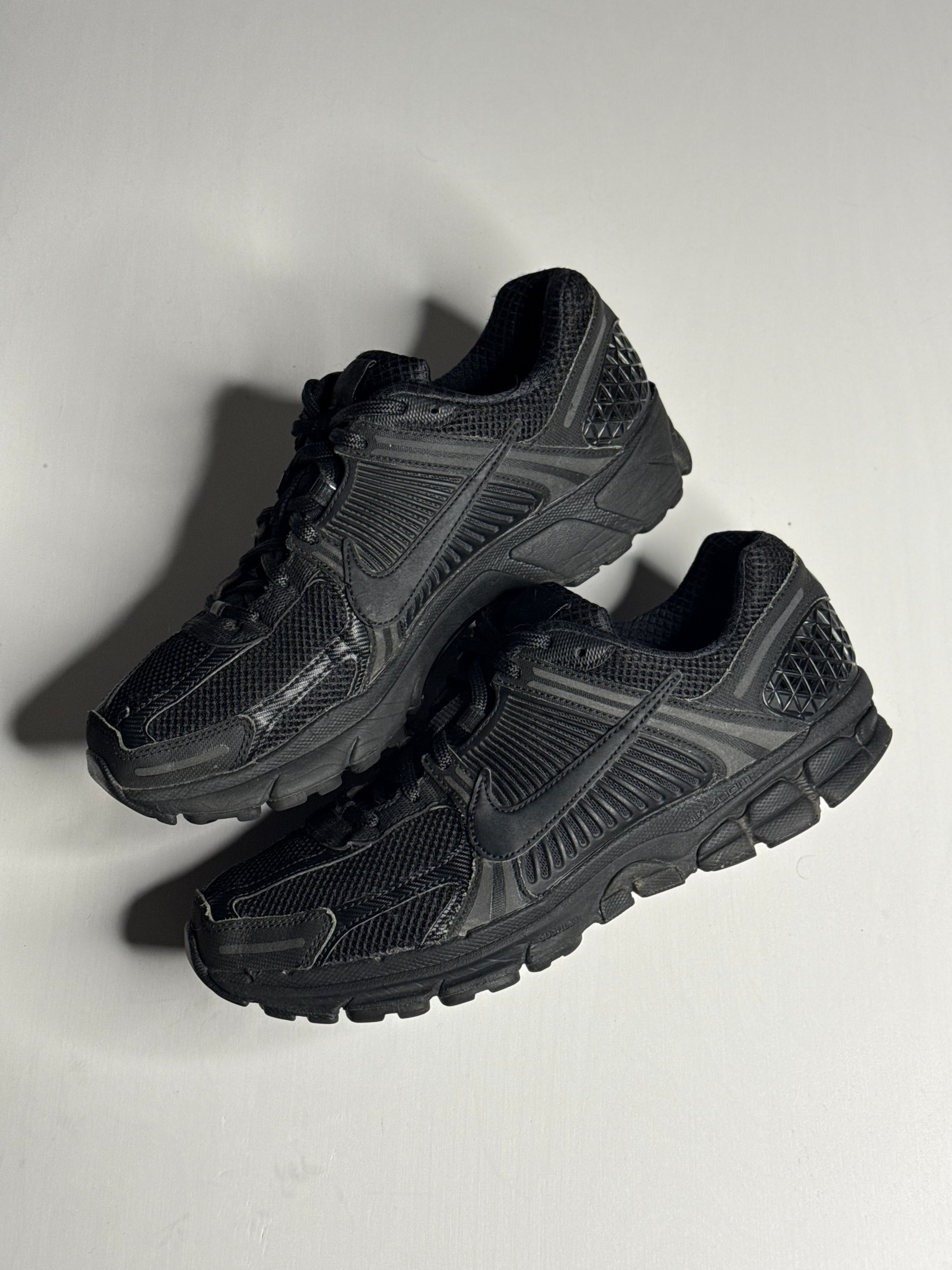 Nike Zoom Vomero 5 “Triple Black” [9.5] PREOWNED