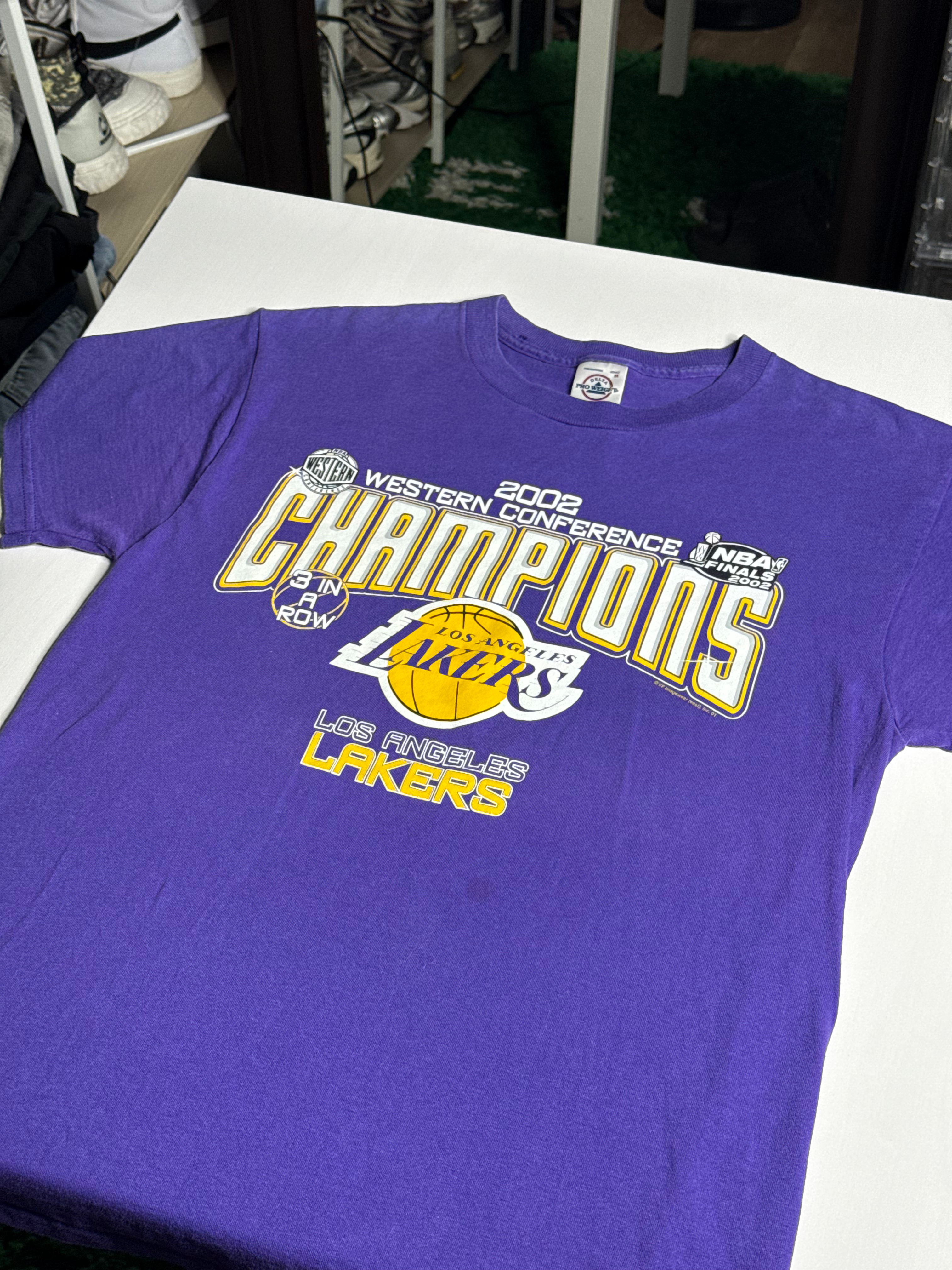 VINTAGE 2002 LA Lakers 3x Champions Tee “Purple” [ M ] PREOWNED