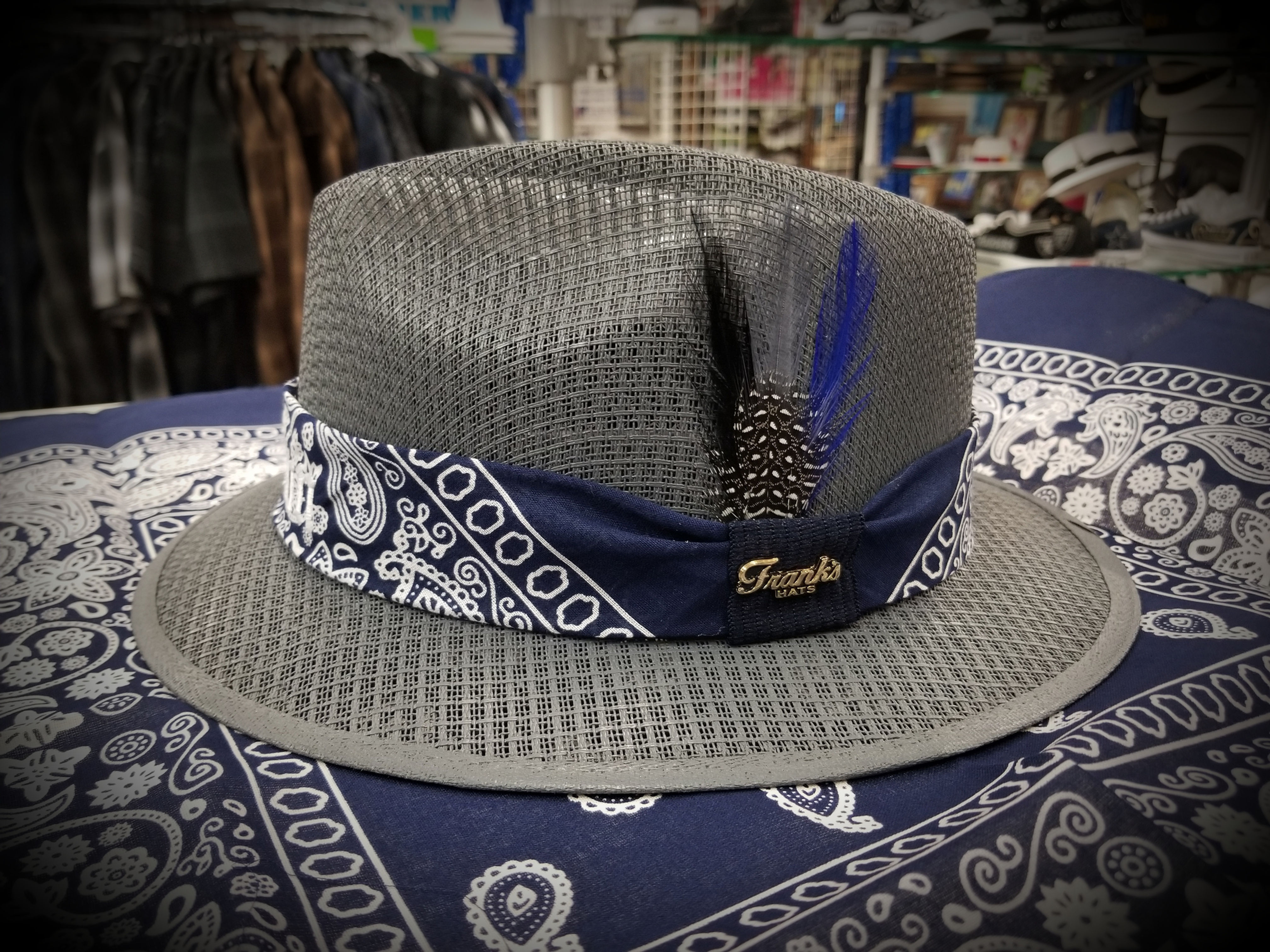 Short brim Gray Viejo w/Bandana