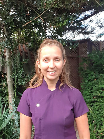 Headshot of Ellen from EM Holistic Therapies