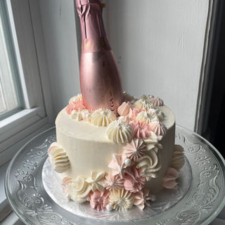 Custom cake for celebrations Montreal