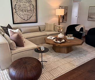 Del Ninos Art Living Room.HEIC