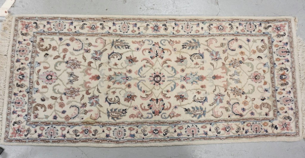 1283_ORIENTAL RUG MEASURING 5 FT 8 INCHES X 2 FT 7 INCHES.