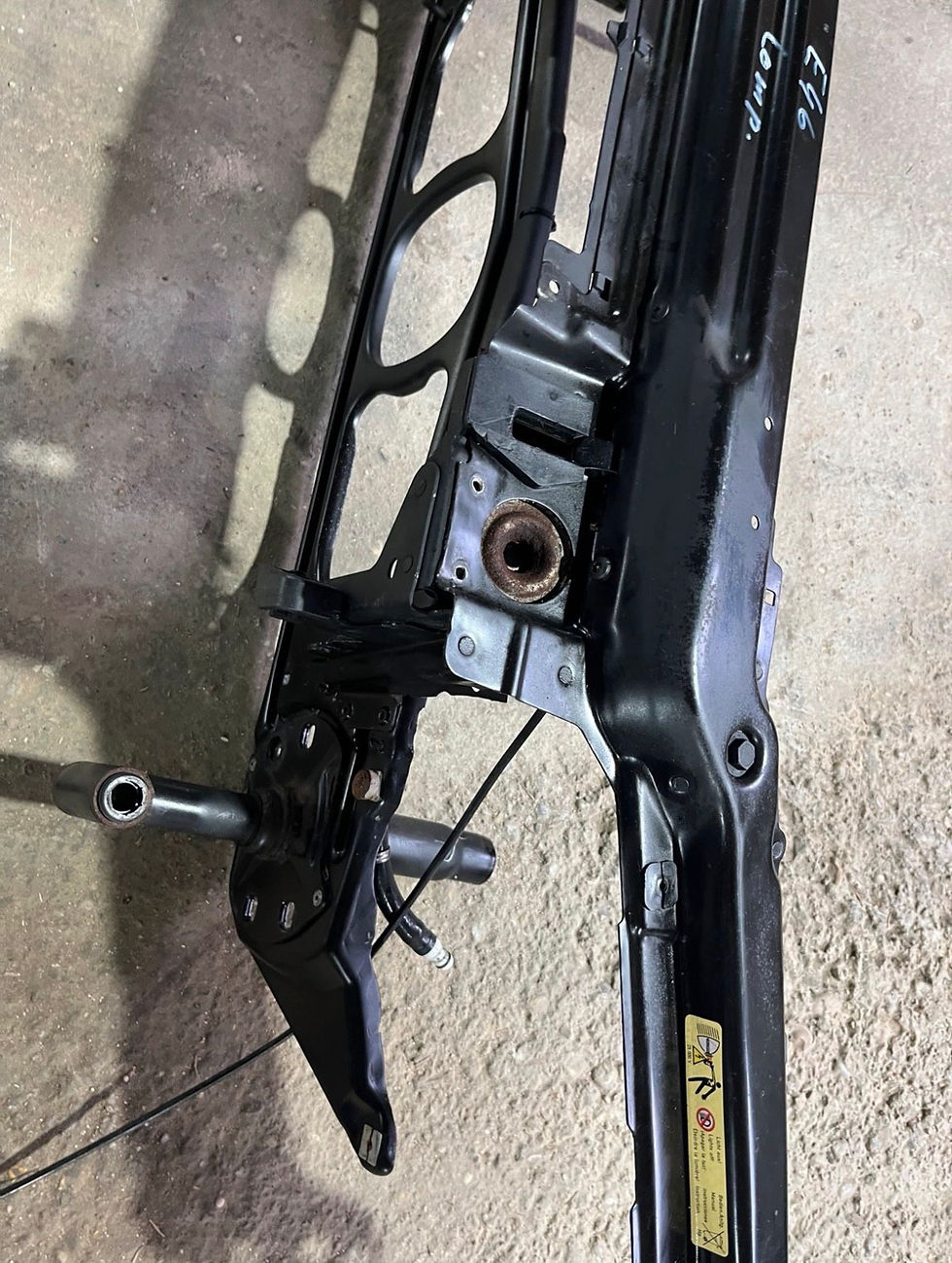 Miniaturbild: BMW E46 Frontträger 8211467 Schlossträger