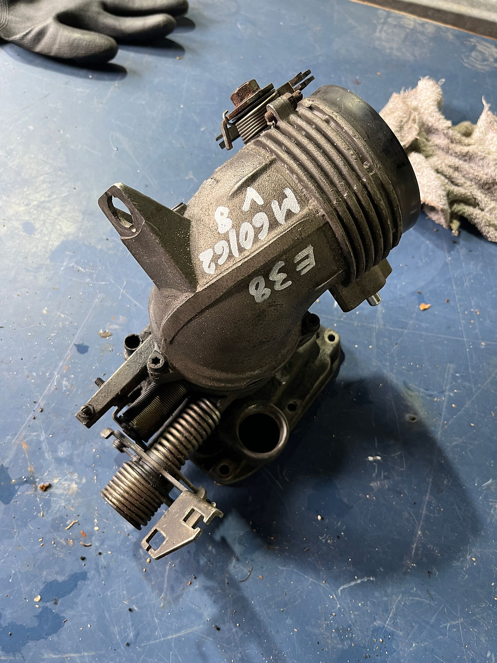 Miniaturbild: BMW E31/32/34/38/39 1702122 M60 M62 ASC Drosselklappe Drosselklappenstutzen 