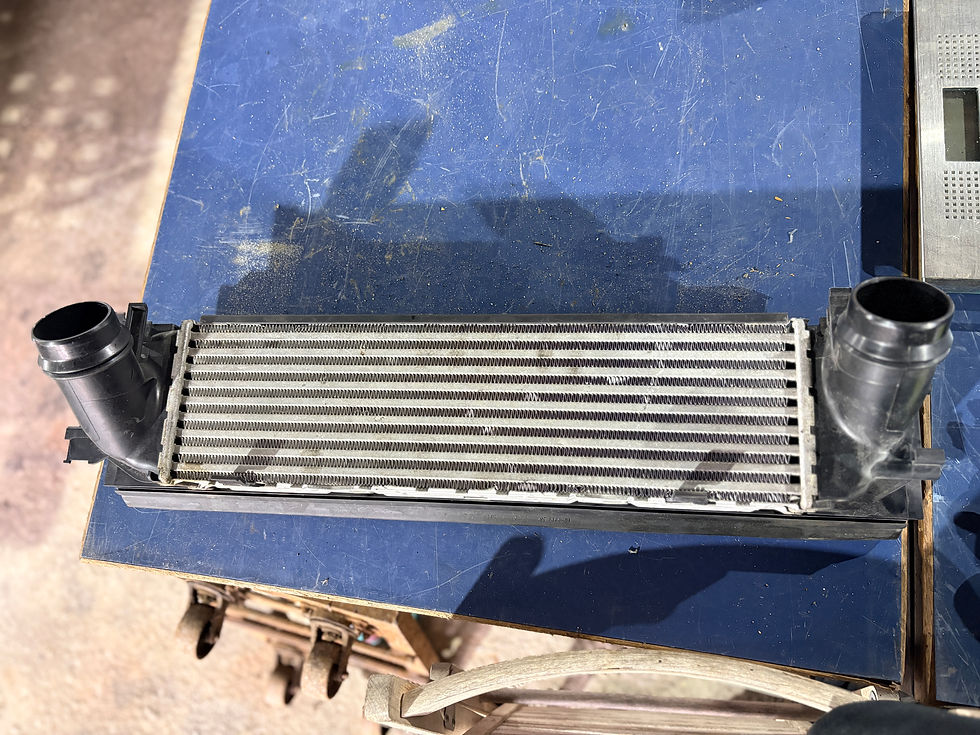 Miniaturbild: BMW F20/21/22/23/30/31/32/33/34/36 Ladeluftkühler Valeo 818263 Neuwertig