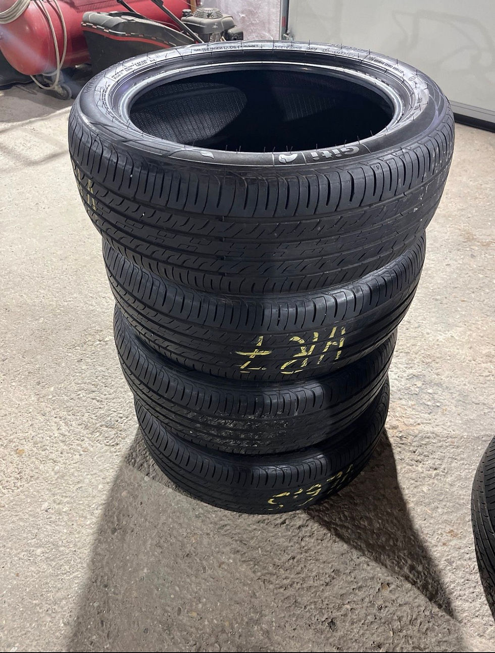 Miniaturbild: 4x Sommerreifen 215/50R18 96V XL GITI Comfort 225 Dot4422 Demo ca. 6,5mm Reifen