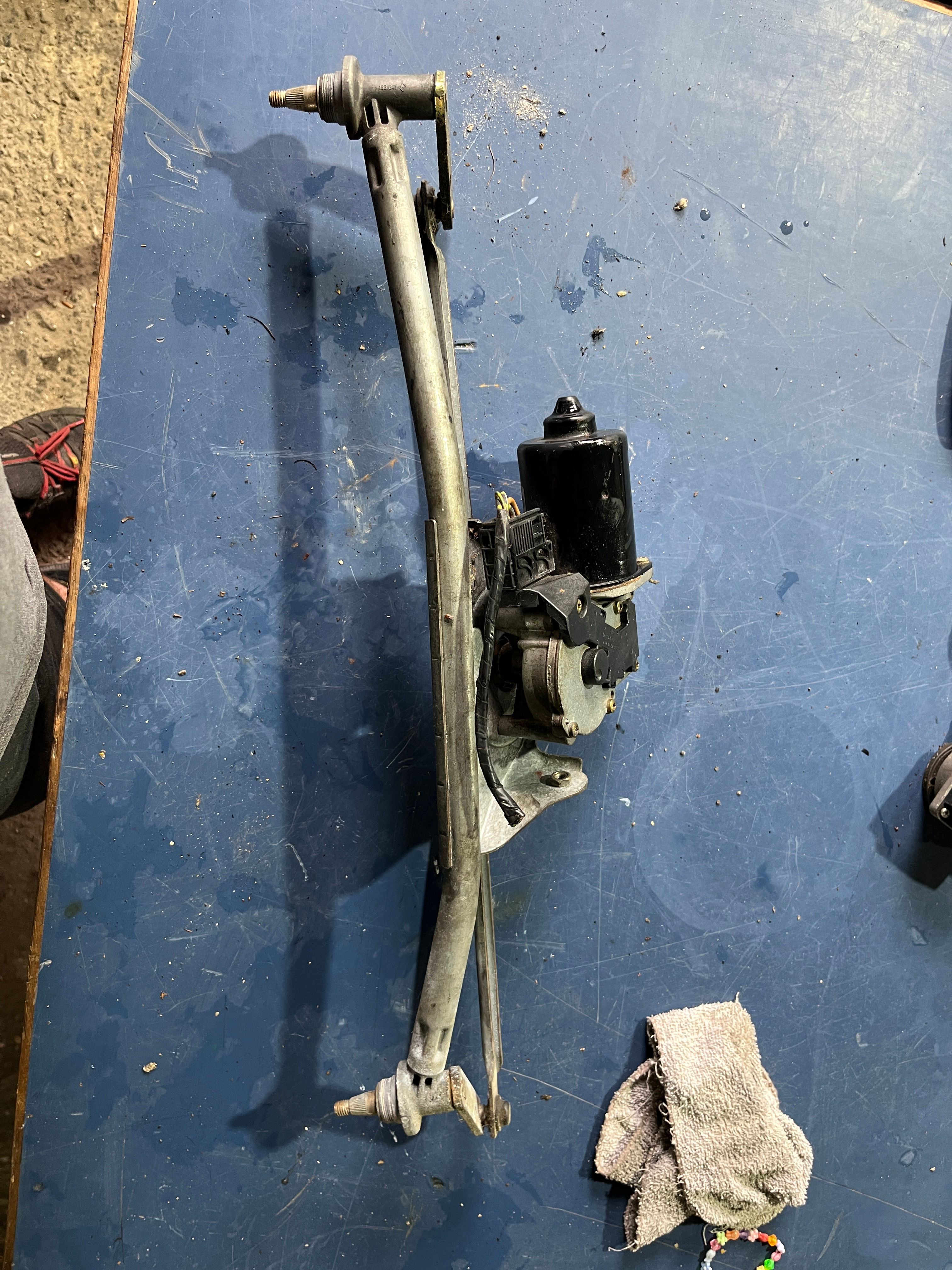 BMW E36 Scheibenwischergestänge mit Motor 8391305 8363514