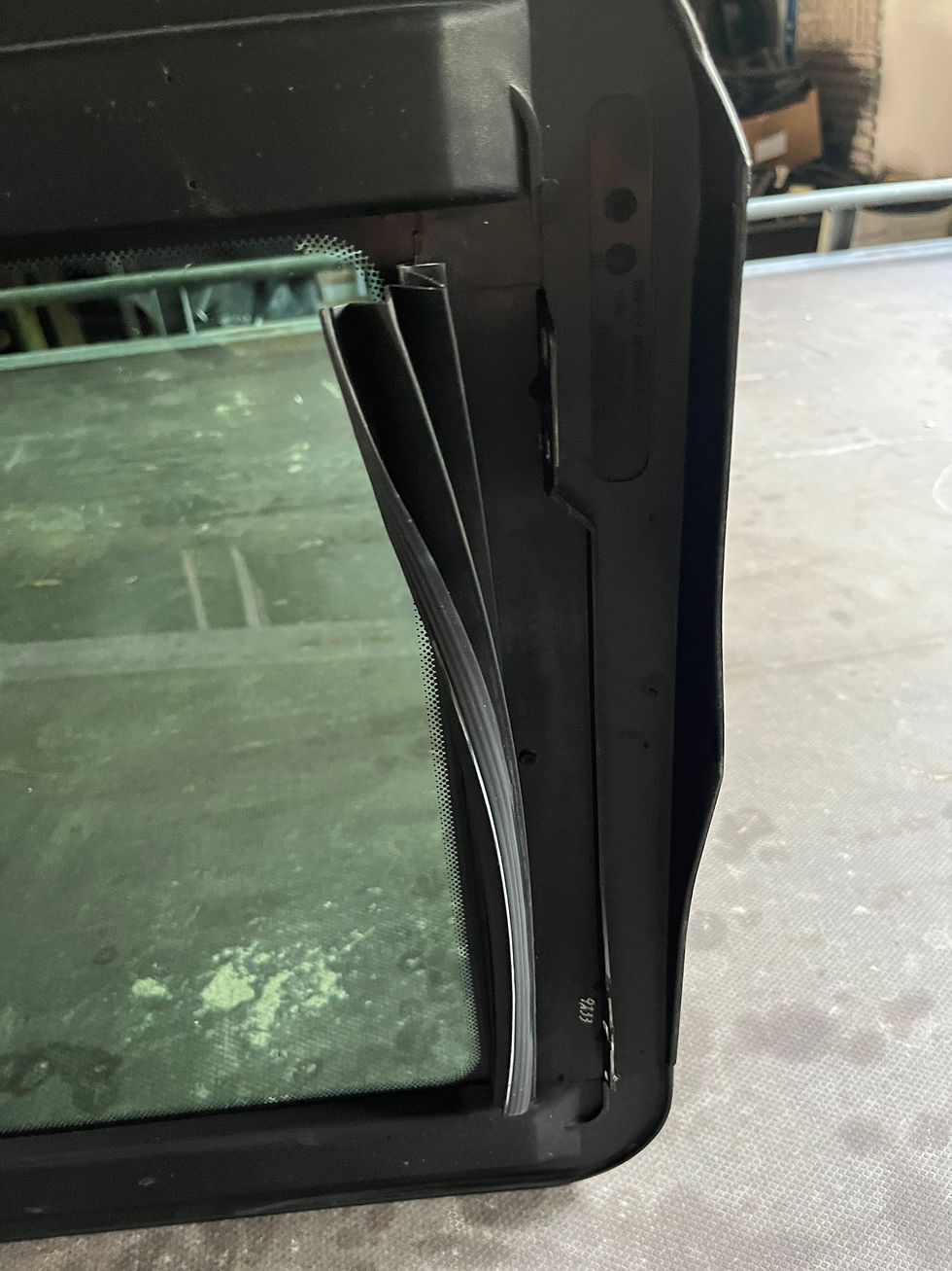 Miniaturbild: BMW E39 8186143 Schiebedach Glasdach 