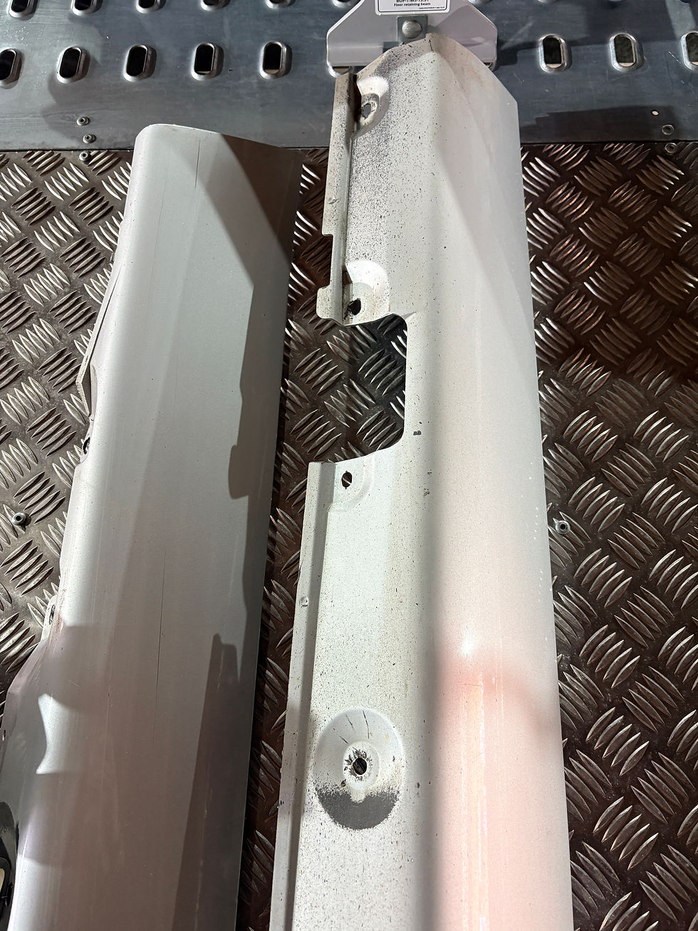 Miniaturbild: BMW E46 TI Compact Schweller Titansilber Links rechts 7029708 7029707