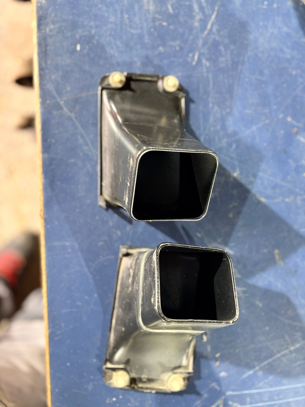 Miniaturbild: BMW E30 Lufteinlass Bremskühlung Blende 1961506 1961505