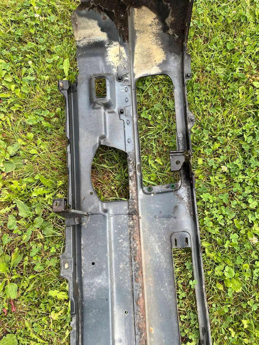 Miniaturbild: BMW E30 Frontverkleidung Stoßstange vorne 41331933770