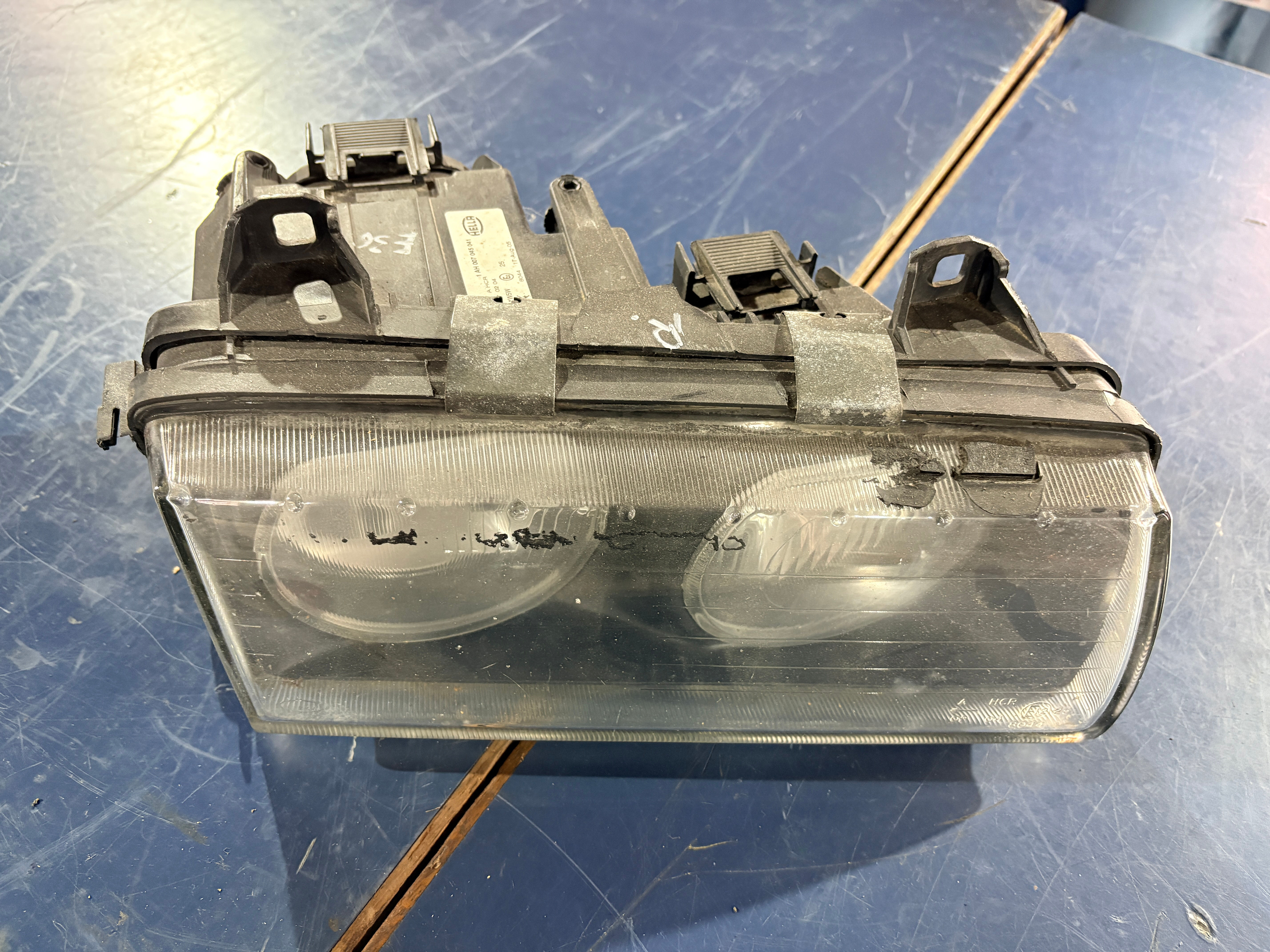 BMW E36 Scheinwerfer rechts Hella