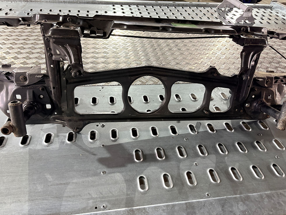 Miniaturbild: BMW E39 Frontträger Schlossträger Frontmaske 