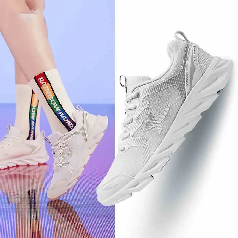 Thumbnail: Xtep Running Shoes Non-Slip Soft Women's Sports Shoes Leather Upper Shock