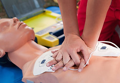 EFR Student practicing chest compressions