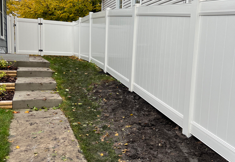 Vinyl Fence Installation Minneapolis Photo