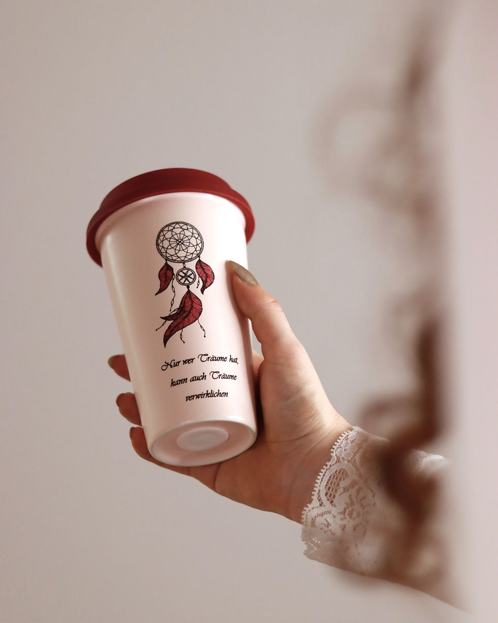 Miniaturbild: Kaffeebecher mit Deckel und Zitat Pink