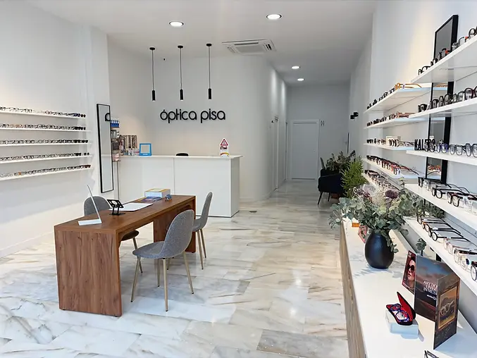 Tienda Óptica PISA en el Polígono PISA, Mairena del Aljarafe
