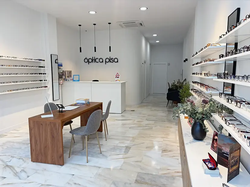 Tienda Óptica PISA en el Polígono PISA, Mairena del Aljarafe