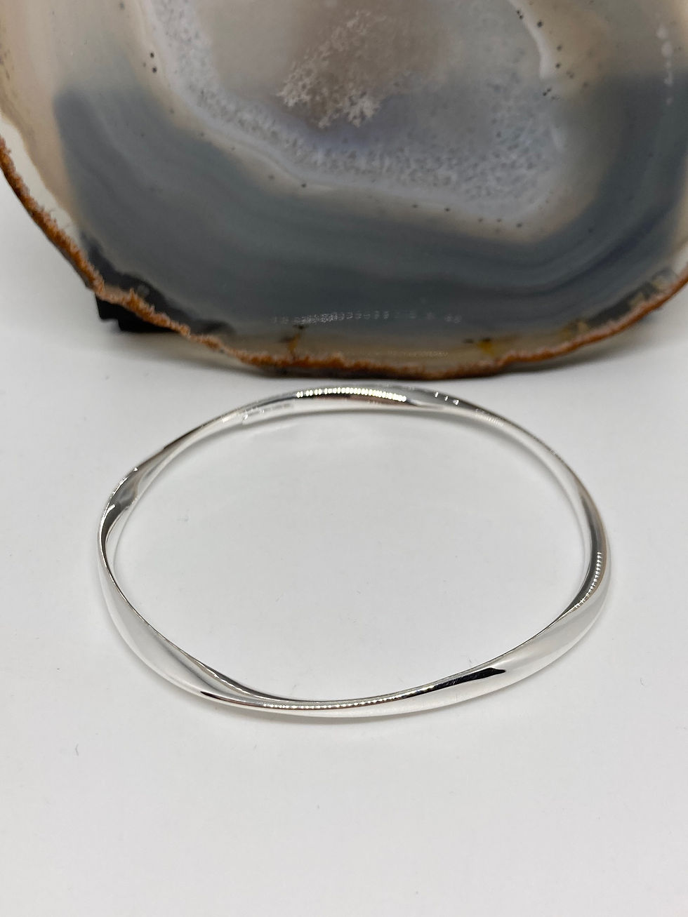 Soft wave hi-shine bangle