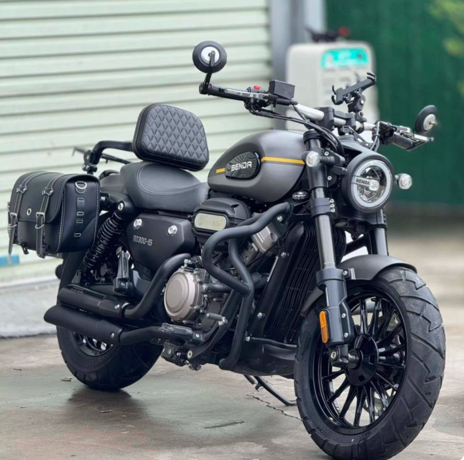 Küçük resim: Arora Cp 250 Sissy Bar