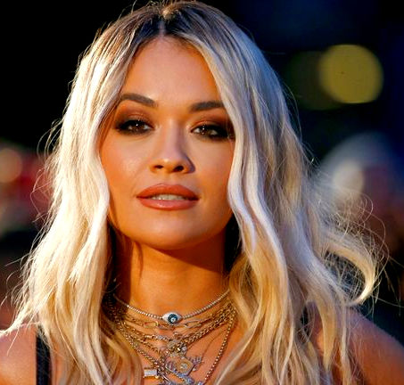 Rita Ora feston ditëlindjen e 34-të