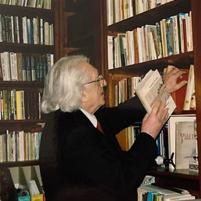 Poezi e Dritëro Agollit, “Kur ikja larg, drejt teje vija, kur vija afër, ikja larg”,
