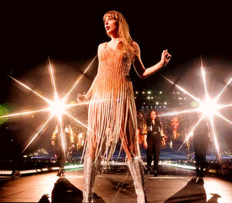  "Taylor Swift".  Ikona e Eras Tour është një romantike e vërtetë