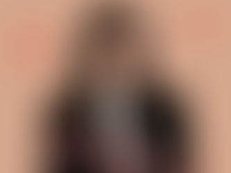 Vajza e mrekullueshme e Monica Bellucci-t, 19-vjeçare, e ngjashme me pamjen, shfaq fizikun e modeles gjatë Javës së Modës në Paris
