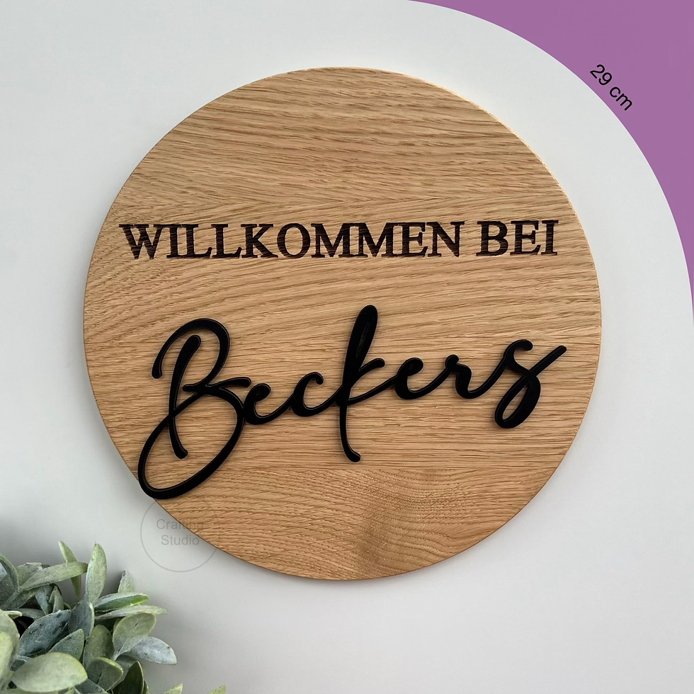 Miniaturbild: Rundes Türschild aus Holz {Willkommen bei} für DRAUßEN, 29 cm