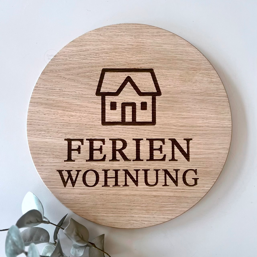 Rundes Ferienhaus Schild - aus Holz, Vorderansicht