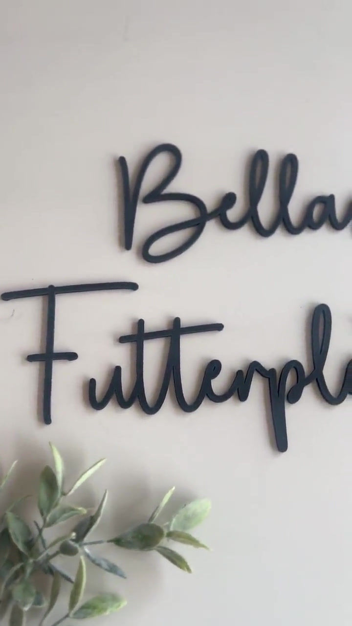 Miniaturbild: Bellas Futterplatz - personalisierter Schriftzug für deinen Hund, Video