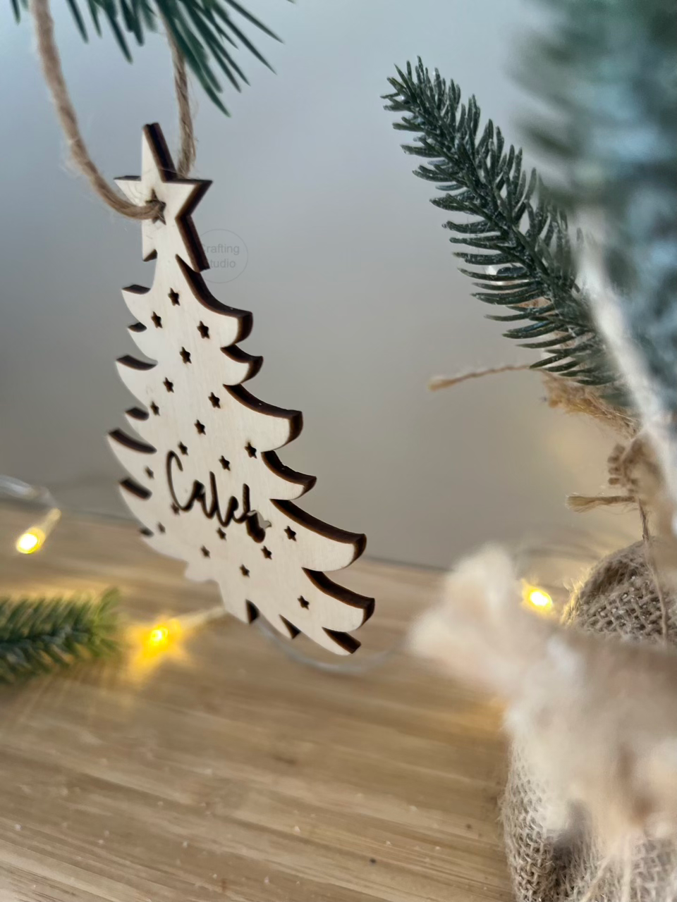 Miniaturbild: Christbaumschmuck personalisiert aus Holz {Oh Tannenbaum}, Seitenansicht