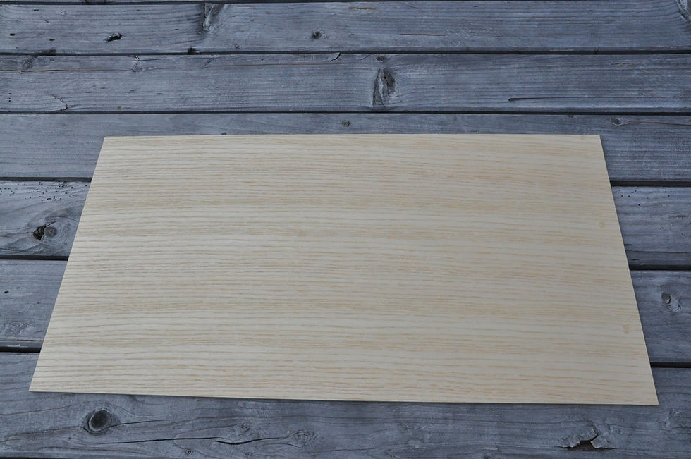 Miniaturbild: Esche furniert MDF 600x300x3 mm