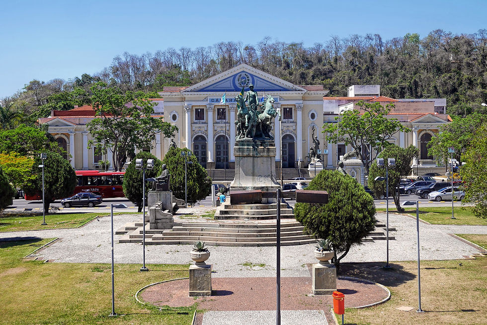História para onde quer que se olhe