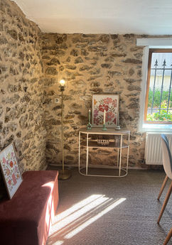 bureau maison funéraire les hirondelles de coulommiers avec meubles et chandeliers