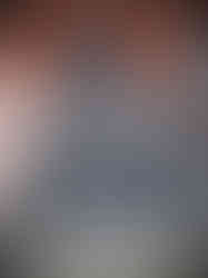 monument funéraire classique gris très beau en exposition