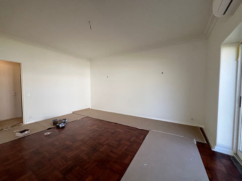 Before transformation: Exterior/interior view of a property in Cascais showing original design and layout prior to Riviera & Co’s luxury renovation