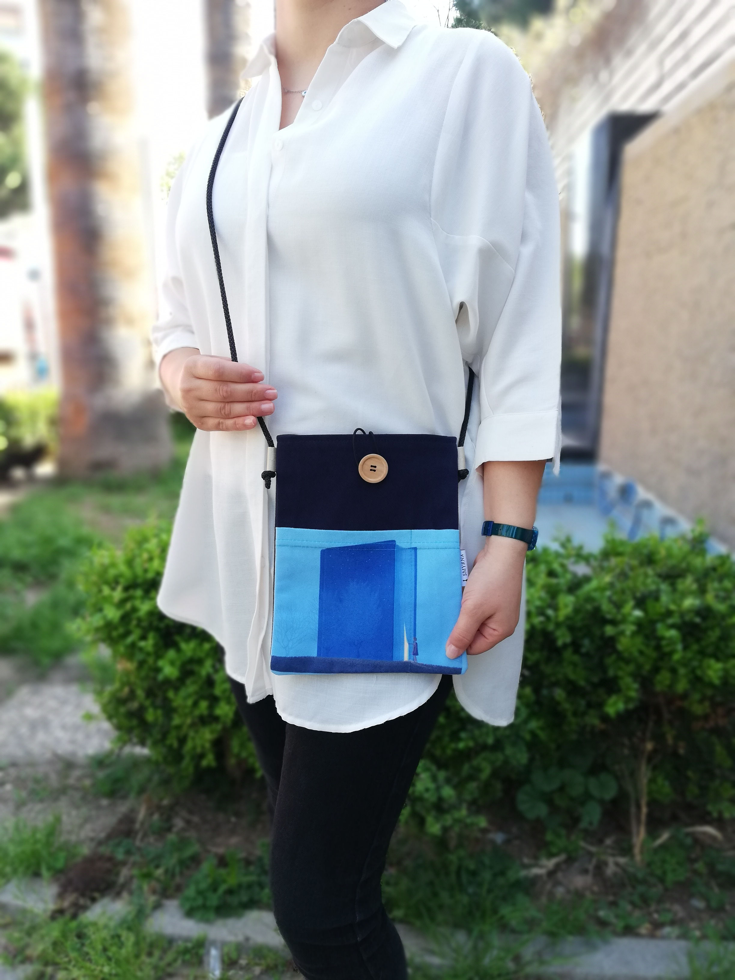 Kitap Kılıfı - Kitap Çantası ( Book Sleeve ) , Kadın ve Kitap