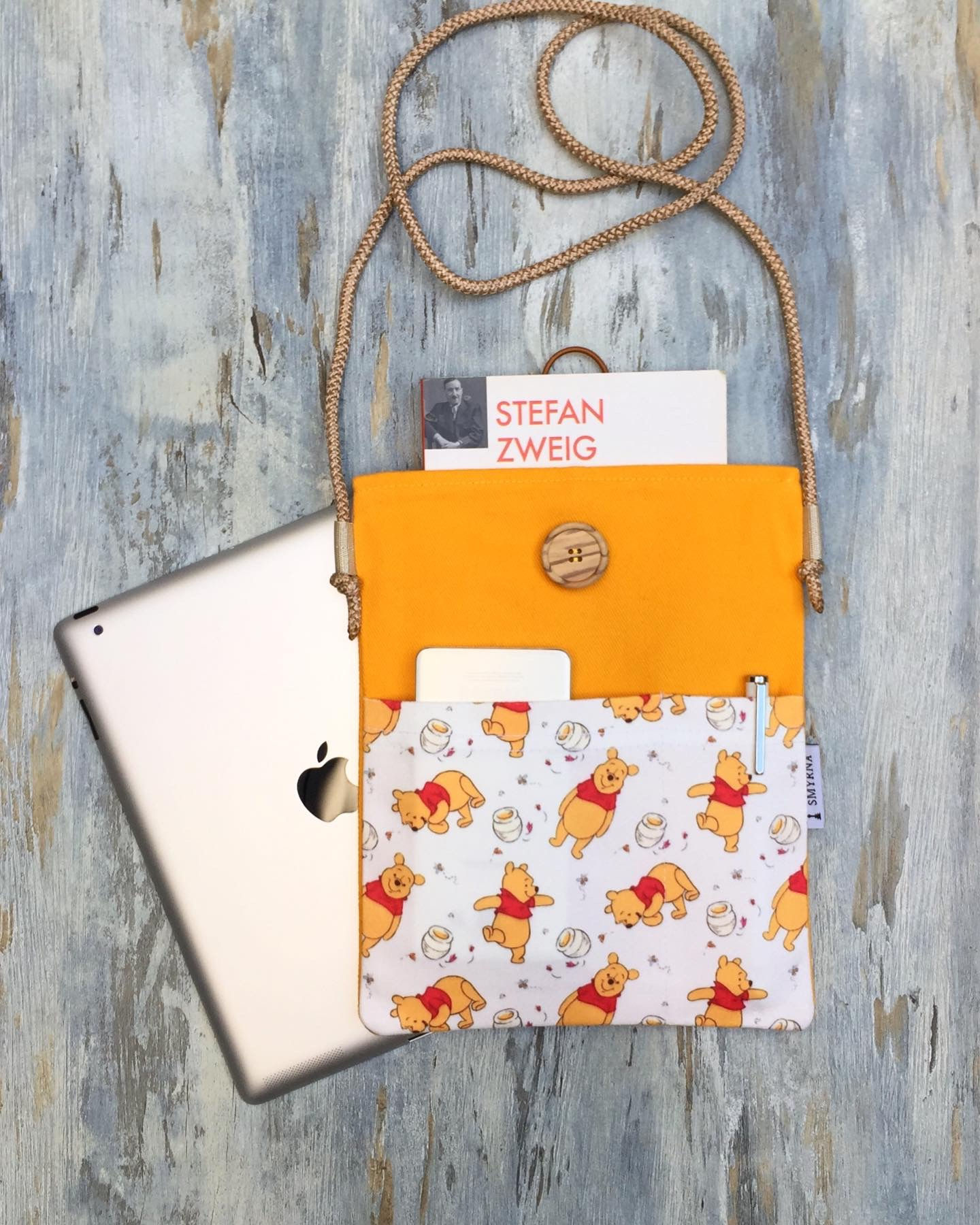Kitap Kılıfı - Kitap Çantası ( Book Sleeve ) , Winnie The Pooh