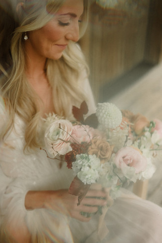 Planning a Bozeman wedding? Get fall inspo, pet-friendly tips, and the best venues in Bozeman, MT for the most joyful, unfiltered “I do."