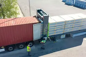 step3_loading_the_cargo-how_it_works.webp